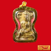 ราคา พระเครื่อง กรุมเหศวร พิมพ์ใหญ่ เนื้อชินสนิมแดงเก่า วัดพระศรีรัตนมหาธาตุ จ สุพรรณบุรี พ ศ ๒๕๕๖ เลี่ยมกรอบทอง ชุบเศษทองเยาวราช (10846716967)