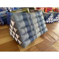 ราคา หมอนอิงสามเหลี่ยม 15 ช่อง ลายชิดลายไทย ไซส์ใหญ่ (24972155948)