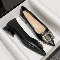 ราคา รองเท้าส้นเตี้ยประดับเพชรสีดำ ทรงหัวแหลม สำหรับผู้หญิง รองเท้าทำงาน รองเท้าส้นเตี้ย พื้นยาง กันลื่น รองเท้าแฟชั่นสำหรับผู้หญิง (25195617774)