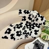 ราคา พร้อมส่ง ชุดเซตสั้น 3 ชิ้น ผ้าไหมอิตาลี ลายดอก ฮาวาย ทะเล เสื้อเชิ้ตแขนสั้นกระดุมหน้า เกาะอกระบาย กางเกงเอวเรียบสม็อคหลังมีกระเป๋า สาวอวบ แฟชั่น คาแฟ่ A6345 (24353437572)