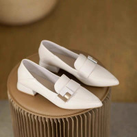 ราคา รองเท้าส้นเตี้ยหนังแท้ทรงหัวแหลมสไตล์ฝรั่งเศส หัวเข็มขัดโลหะ รองเท้าส้นหนา รองเท้าแฟชั่นสำหรับผู้หญิง รองเท้าส้นเตี้ยแบบสวมหัวแหลม (25195662134)