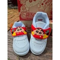 ราคา รองเท้านักเรียน รองเท้าพละเด็กนักเรียน รองเท้าพละเด็กชายหญิง รองเท้านักเรียนหนังดำ สีขาว คละลายมือ 1 ไม่มีกล่อง (24831917082)