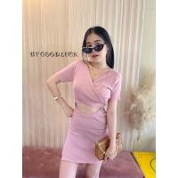 ราคา SpinnyHouse งานเซ็ท ชุดเซ็ต กระโปรง ผ้าไหมพรมนิ่ม เสื้อแขนสั้นทรงวีหน้า แต่งไขว้อก กระโปรงผ่าข้าง ลีโอ G202A (14324920422)