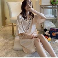 ราคา DXSS ชุดนอนเสื้อคลุมอาบน้ำซาติน ชุดนอนสีทึบ สไตล์เรียบง่าย สวมใส่สบาย ผ้านุ่ม 7 สี ชุดนอนเซ็กซี่สุภาพสตรี (23271682635)