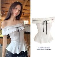 ราคา Miko พร้อมส่ง เสื้อปาดไหล่ แต่งลูกไม้สีขาว ผูกโบว์น่ารัก เสื้อครอปทรงรัดรูป เปิดไหล่แบบละบาย สาวฮอต เซ็กซี่แฟชั่นผู้หญิง (25233527680)