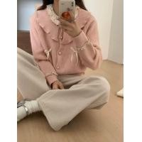 ราคา พร้อมส่งจากไทย เสื้อถักไหมพรมแขนยาวเสื้อสเวตเตอร์คอวีลูกไม้ลายลูกไม้สไตล์เกาหลี ดีไซน์เก๋ไก๋ อ่อนโยน สไตล์เสื้อถัก (25132891502)