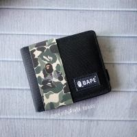 ราคา Bape กระเป๋าสตางค์ 2พับ กล่อง การ์ด ช่องใส่เหรียญ แบบเรียบ และลาย camo โลโก้เรียบ (21879882757)