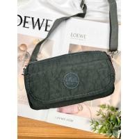 ราคา กระเป๋าผ้าสะพายข้าง 4 ซิบ ขนาด 7 5 นิ้ว มี 2 สาย คือสายยาวสะพายข้างกับสายคล้องมือ ด้านหน้าเป็นช่องกระดุมแม่เหล็ก ทรงนี้จุมาก กระเป๋าสะพาย (9696932688)