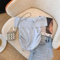 ราคา พร้อมส่ง พร้อมส่ง เสื้อเปิดไหล่สีพื้นผู้หญิง croptopแต่งดอกไม้ ทรงรัดรูป เรียบหรู ผ้าไม้พรหม ชุดไปทะเล ไปคาเฟ่ (21998779771)