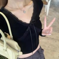 ราคา white july พร้อมส่ง เสื้อยืดแขนยาว เสื้อยืดแฟชั่น เสื้อยืดแขนยาวคอวีเย็บลูกไม้สไตล์เกาหลีสำหรับผู้หญิง (24195746320)