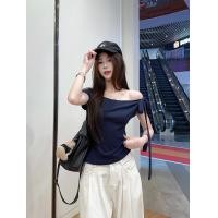 ราคา เสื้อปาดไหล่ เสื้อแฟชั่นผู้หญิง ทรงเข้ารูป ไหล่เฉียง สีน้ำเงิน สีขาว และลายทาง (25250974107)