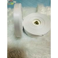 ราคา โบว์สีขาว สีนำเงิน สีดำ โบว์ผ้า ริบบิ้นผ้าซาติน ริบบิ้นสีขาว ริบบิ้นสีน้ำเงิน สีดำ ผูกโบว์นักเรียน ความยาว36หลา ขนาด1 2นิ้ว ขาย เป็นเส้น ยาว 90 cm (21904673868)