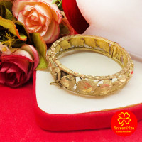 ราคา กำไลคลิปล็อคทองเหลืองลายใบไม้ตัดลาย เส้นผ่านศูนย์กลาง 5 3 ซม งานทองเหลืองแท้ งานดิบไม่ได้ชุบ ทองเหลืองโบราณ (21689598831)