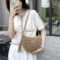 ราคา กระเป่าสะพายข้าง crossbody bag B16 กระเป๋าสานลายแฉกครึ่งวงกลม แฮนด์เมด น่ารักๆ B16 จัดส่งจากกรุงเทพ (19922153147)