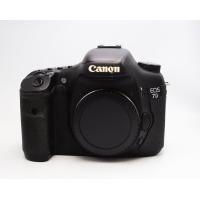 ราคา Canon EOS 7D ตัวกล้อง กล้องถ่ายภาพดิจิตอล ซิงเกิ้ลเลนส์รุ่นล่าสุดในตระกูล Canon EOS ที่นักเล่นกล้องสมัครเล่นฝีมือระดับเซียน และนักถ่ายภาพมืออาชีพต้องทึ่งไปกับสุดยอดเทคโนโลยี เพื่อการถ่ายภาพชั้นสูง ด้ว