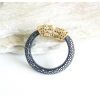 ราคา JP กำไลข้อมือหนังกระเบนแท้ Stingray bangle กำไลหัวเสือใหญ่ ติดพลอยธรรมชาติ เครื่องประดับหนังแท้ ของขวัญสำหรับผู้หญิงและผู้ชาย (7475744019)