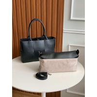 ราคา Bobby Genuine Leather size 39x13x23 cm กระเป๋าหนังวัวเเท้ มีสายสะพายยาว สวย คลาสิค เรียบหรูดูดี จุของเยอะมาก สามารถใส่ Laptop Notebook Ipad ได้ มาพร้อมสายสะพายยาว เเละกระเป๋าผ้าเเคนวาสเเยกใช้ได้ เป็นอ