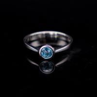 ราคา แหวนพลอยเพทาย สีฟ้า Blue Zircon ตัวเรือนเงินแท้ 92 5 ชุบทอง สีฟ้าเข้มสวย ไซส์นิ้ว 51 หรือเบอร์ 6 US (24564765783)