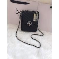 ราคา มีสินค้าพร้อมส่ง กระเป๋าสะพาย LYN ทรงกล่อง ด้านหน้ามีโลโก้แบรนด์โลหะ กระเป๋า LYN ทรงกล่องนมสายโซ่ อุปกรณ์ ป้าย และ ถุงผ้า ถุงกระดาษสามารถเลือกในตัวเลือกสินค้า (12494674639)