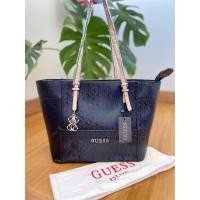 ราคา กระเป๋าสะพายข้าง Guess 15 นิ้ว (15876666463)