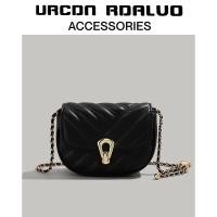 ราคา UR กระเป๋าสะพายข้างสุดหรูสไตล์ใหม่ ดีไซน์สายสะพายห่วงโซ่สีทอง (25856373685)