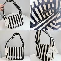 ราคา ครบทุกลาย marimekko knitted shoulder bag unikko งานขายแท้ อปก ป้ายแท็กตรงรุ่น ขนาด 11 นิ้ว สูง 8 นิ้ว ราคา 789 บาท marimekko (25620739382)