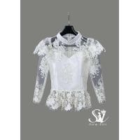 ราคา Sira Siri ชุดไทยเสื้อลูกไม้สีขาวแขนยาว ทรง ร 5 มาพร้อมกับผ้าถุงไหมแพรทิพย์ทอลายการบินสีชมพูกลีบบัว ชุดไทยผ้าลูกไม้ ผู้หญิง (22350795276)