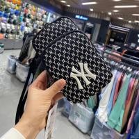 ราคา New ของแท้ MLB NY NEW YORK YANKEES กระเป๋าสะพายข้าง กระเป๋าผู้หญิง กระเป๋าผ กระเป๋าใส่มือถือ กระเป๋าสะพายข้างมินิ (17068588157)