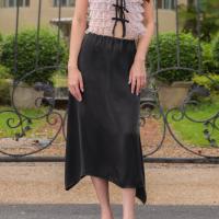 ราคา LUCA STUDIO Larisa skirt กระโปรงทรง A line ผ้าShining chiffon สีดำ ขอบเอวยางยืด มีซับในในตัว (24961526307)