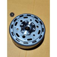 ราคา แม่เหล็กจานไฟ YAMAHA AEROX รหัส B63 H1450 00 สภาพ 80 มีรอยเจียร์เข้าผิวเหล็กหนึ่งจุด ไม่มีผลต่อการใช้งาน มือสองของแท้ (24663497038)