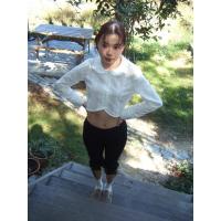 ราคา Vynn Hetty Long sleeve Crop Top เสื้อครอปลูกไม้แขนยาว (25722651298)