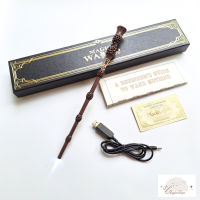 ราคา ไม้กายสิทธิ์แบบมีไฟ LED ไม้กายสิทธิ์ แฮร์รี่ พอตเตอร์ เฮอร์ไมโอนี่ ลอร์ดโวลเดอร์มอร์ ดัมเบิลดอร์ รุ่นมีไฟ (19354857756)