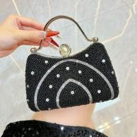 ราคา กระเป๋าถือออกงาน รุ่น MAYA เเต่งมุกทั้งใบ พร้อมสายสะพายไหล่ มี 3 สี ดำ ขาวมุก นู้ด ใช้งาน 2 เเบบ (26149245307)