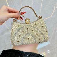 ราคา กระเป๋าถือออกงาน รุ่น MAYA เเต่งมุกทั้งใบ พร้อมสายสะพายไหล่ มี 3 สี ดำ ขาวมุก นู้ด ใช้งาน 2 เเบบ (26149245306)