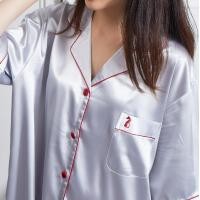 ราคา ชุดนอน Vana แขนสั้นขาสามส่วน สีพื้น ผ้าซาติน (784212501)