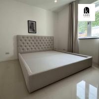 ราคา เตียงนอน รุ่นluxury ดีไซน์ทันสมัยหรูหรา จัดส่งฟรี ในพื้นที่ โครงไม้เนื้อแข็งโครงสร้างแข็งแรงรับประการความทนทาน หุ้มผ้ากำมะหยีนำเข้าสามารถเลือกผ้าตัวอื่นๆ มีทั้งราคาเฉพาะเตียงนอนและราคาพร้อมที่นอนสปริง