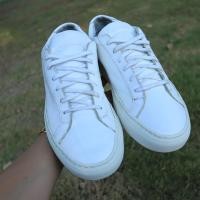 ราคา ส่งฟรี 9US 42Eu 27cm รองเท้า Common PROJECTS WHITE RETRO LOW SNEAKERS ITALY Pre owned Authentic (21225280404)