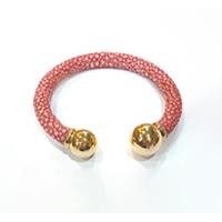 ราคา JP กำไลข้อมือหนังกระเบนแท้ Stingray bangle หัวกลมชุปทอง ดีไซน์เก๋แปลกใหม่หรูหราใส่ได้ทุกวัน เครื่องประดับหนังแท้ของขวัญให้ผู้หญิงและผู้ชาย (7486947374)