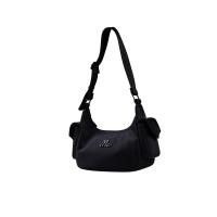 ราคา Mc JEANS แม็คยีนส์ Online Exclusive กระเป๋าสะพายข้างผู้หญิง กระเป๋าผ้าไนล่อน Shoulder Bag สีดำ M02Z137 (126647946646)