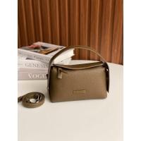 ราคา TREASURE PU premium Togo size 22x10x14 cm กระเป๋าหนังพียูทรงสวยมาก ได้ลุคเรียบหรูดูแพง ใช้ได้ทุกวัน มาพร้อมสายสะพายยาว หนังมีความนุ่มเด้งคืนทรง Texture ให้ฟีลเหมือนหนังวัว พร้อมส่ง 5 สี Black Burgund 