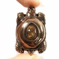 ราคา เบี้ยหมง เบี้ยเต่า เบี้ยแก้ หลวงพ่อนุ่ม วัดนางใน จังหวัดอ่างทอง เลี่ยมนาค พร้อมตอกโค๊ตหมง (14221817170)