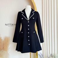 ราคา NITTAYA D2845 ชุดเดรสกระโปรงคอปกแต่งเพชรคริสตัลแขนยาวดีเทลกระดุมไข่มุกแต่งกระเป๋าชายจังจีบ สวยหรูดูแพงลุคคุณ ใส่เที่ยว ออกงาน ดินเนอร์ คาเฟ่ ทำงาน (26167348782)