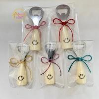 ราคา ของชำร่วย ที่เปิดขวดหน้ายิ้ม พร้อมแพ็คตามภาพ 50 ชิ้น ของแจก ของแถมที่ระลึกงานแต่ง งานบวช ทำบุญขึ้นบ้านใหม่ ย้ายงาน งานเกษียณ กรณีสั่งซื้อพร้อมป้ายชื่อ ลูกค้าแจ้งรายละเอียดป้ายให้กับทางร้านทางแชทร้านได