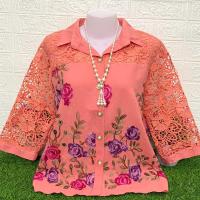 ราคา เสื้อเชิ้ตคอปกกะดุมหน้า งานปักไหมพรม แต่งแขนลูกไม้สวยๆ (25307612350)