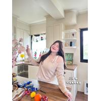 ราคา 1220 เสื้อเปิดไหล่ข้างแขนยาวผูกลูกไม้ ผ้างานลายดอกเล็กๆ สาวอวบ (24264965384)