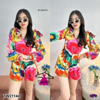ราคา TW21144 Jumpsuit จั้มสูทขาสั้นแขนพอง ลายดอกสีมัดย้อม (22350872247)