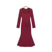 ราคา เดรสยาว สวยหรู ดีไซน์เหมือนเสื้อคลุมทับเดรส แต่งห่วงโลหะทองเป็นสายคล้องคอ จับจีบเอวซ้าย กระโปรงทรง A Line ผ้าโพลีเอสเตอร์ ชุดราตรี 9183 (25615044287)