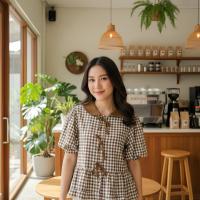 ราคา เสื้อแขนตุ๊กตาเอวสม๊อคหลัง แต่งโบว์แต่งสายผูก สาวอวบใส่ได้สบาย อกได้ถึง52นิ้ว งานไทยพร้อมส่งจากกทม เสื้อเชิ้ตแขนสั้นลายสก๊อต เสื้อเบลาส์แขนสั้นไม่ซ้ำใคร (26397478417)