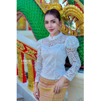 ราคา เสื้อลูกไม้ แขนยาว แต่งระบายตรงไหล่ ไฮโซมาก งานคอจีน เข้ารูปทรงสวย อัดกาว ใส่ไปวัดทำบุญสวยมาก (25257775895)