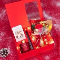 ราคา เซ็ทของขวัญกุหลาบพร้อมก้านน้ำหอม 6สี มาพร้อมถุงกล่องครบ ดูหรูดูแพง สินค้าพร้อมส่ง (21385585255)